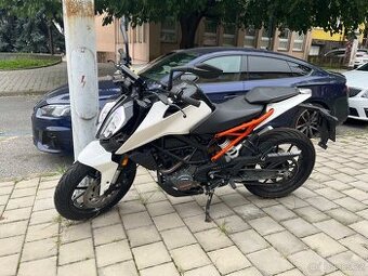 KTM Duke 125 11kw snížená