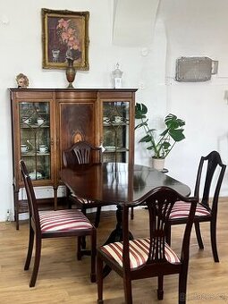 Luxusní jídelní set – mahagonový stůl se 4 židlemi