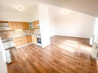 Pronájem příjemného a slunného bytu 2+kk s terasou, Brno Čer