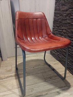 Nové kožené vintage židle