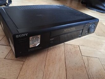 VHS přehrávač SONY
