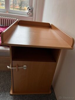 Přebalovací pult+skříňka