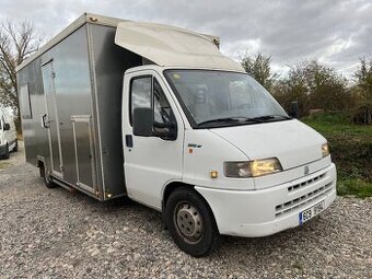 Mobilní toalety s vlastními nádržemi