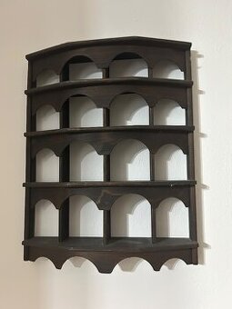 Poličky na miniatury