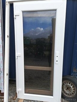 Plastové vchodové dveře Horizont