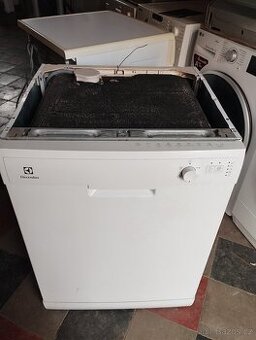 Volně stojící myčka zn.Electrolux