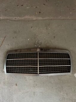 Mercedes-Benz W201 190 E-přední maska včetně znaku