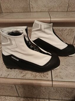 Běžkařské boty INOVIK EU 38 stélka 25 cm