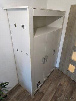 Dětská šatní skříň