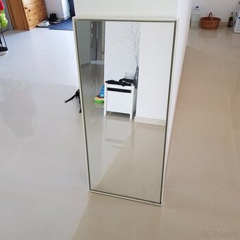 Zrcadlo do koupelny s led