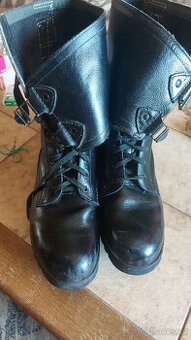 vojenske boty kanady