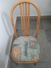 Dřevěné používané židle značky TON Bystřice
