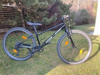 Superior F.L.Y. 26'' (9,8kg) po 1 dítěti