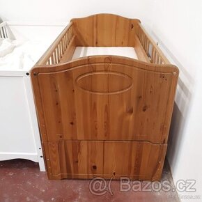 Masiv dětská dřevěná postýlka s matrací