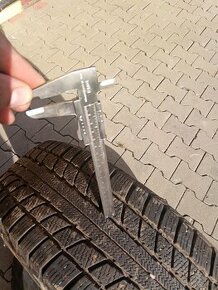 Gumy 225/60 r17