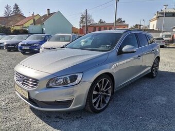 VOLVO V60 2.0 T5 Drive-E 180kW MOMENTUM automat - ČR