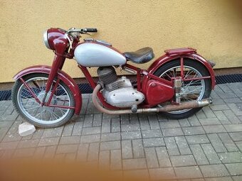 Jawa 250 Pérák