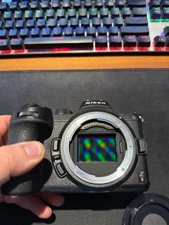 Nikon Z5, roční záruka, 15 000 expozic