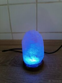 Solná lampa na USB kabel - mění barvy
