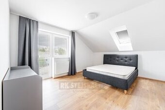 Pronájem bytu 3+kk (88 m²) s parkovacím stáním a sklepem – T