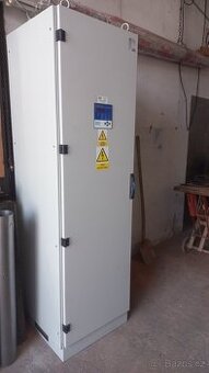 Kompenzacni rozvadec jaloveho vykonu