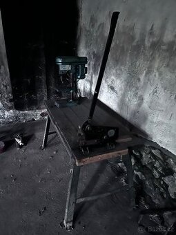 Bytelný litinový ponk