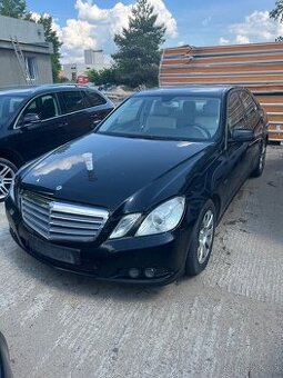 Mercedes E - 1