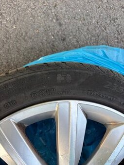 ALU kola 235/45R17 Letni pneu