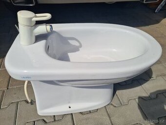 Značkový nepoužitý bidet Laufen