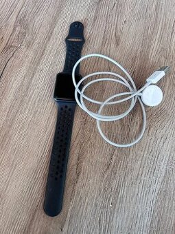Apple Watch 3, 42mm černé funkční, odhlášené