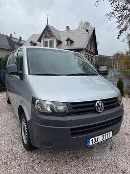 VW T5 Transporter 2.0tdi 75kw Tažné 3 místa