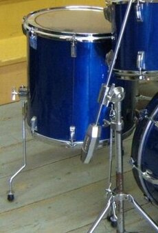 Koupím floor tom Amati 16"