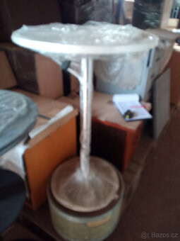 Prodám nový snackový stůl bílý se stavitelnou výškou