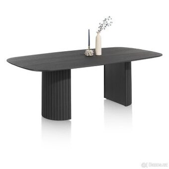 Designový jídelní stůl Pavie – dub, 240 cm, černý