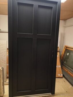 Vchodové dveře, barva ANTRACIT