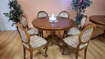 Jídelní stůl rozkládací se židlemi