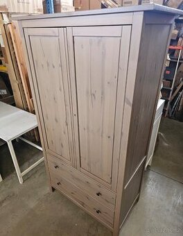 ŠATNÍ SKŘÍŇ IKEA HEMNES