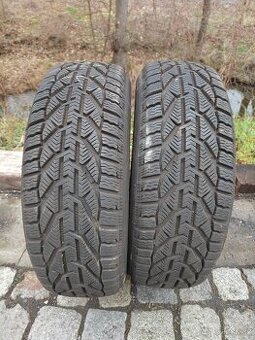 Prodám 2ks zánovní zimních pneu 185/60/15 Kormoran SNOW