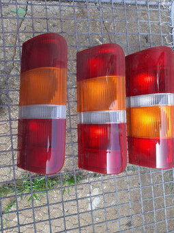 Zadní světlo na starý typ fordu transitu