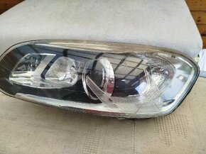 Levé přední světlo VOLVO XC 60 4D AWD r. 2015