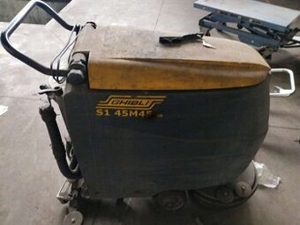 Zametací a vytírací stroj Ghibli