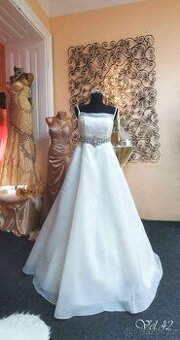 SVATEBNÍ ŠATY S KAMÍNKY vel.42