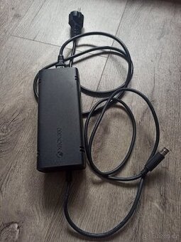 Kinect Xbox 360 a Adaptér (zdroj) pro Xbox 360