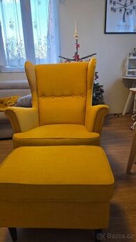 Křeslo ušák s podnožkou IKEA