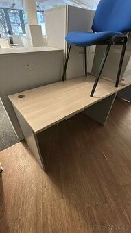 Pracovní stůl