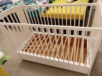 dětská postýlka se šuplíkem - 1