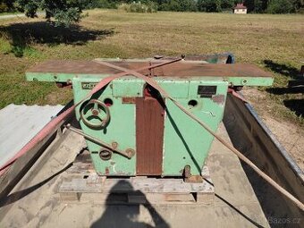 Srovnávačka s protahovačkou