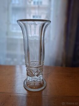 Starožitná sklenéná váza