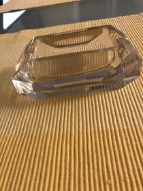 skleněný popelník