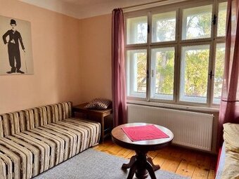 Vybavení útulný pokoj na rekreačním statku